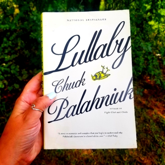 5 for$20 Paperback Book Lullaby by Chuck Palahniuk - Picture 1 of 3